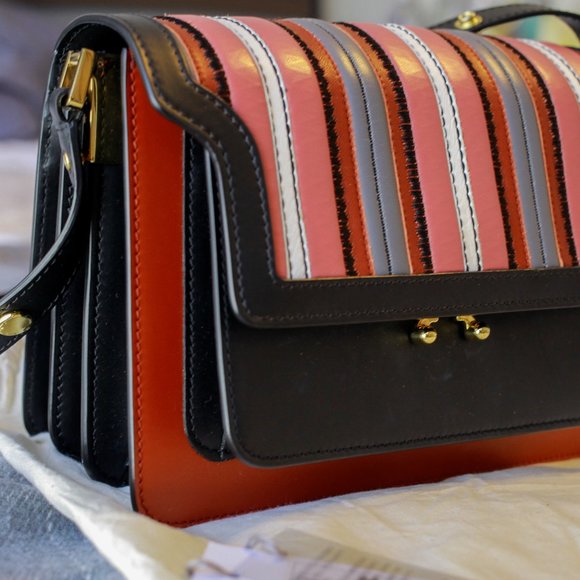 MARNI Red n Black Leather Trunk Shoulder Bag - Picture 2 of 8